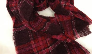 BUFANDA WOOLRICH, COLOR FUCSIA