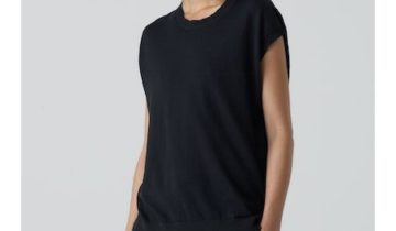 CAMISETA  COLOR NEGRO CLOSED