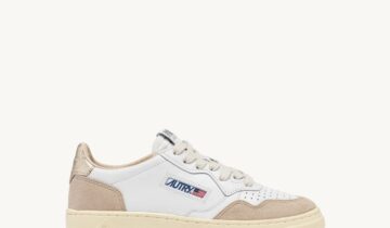 MEDALIST LOW SNEAKERS EN PIEL BLANCA Y DORADA Autry