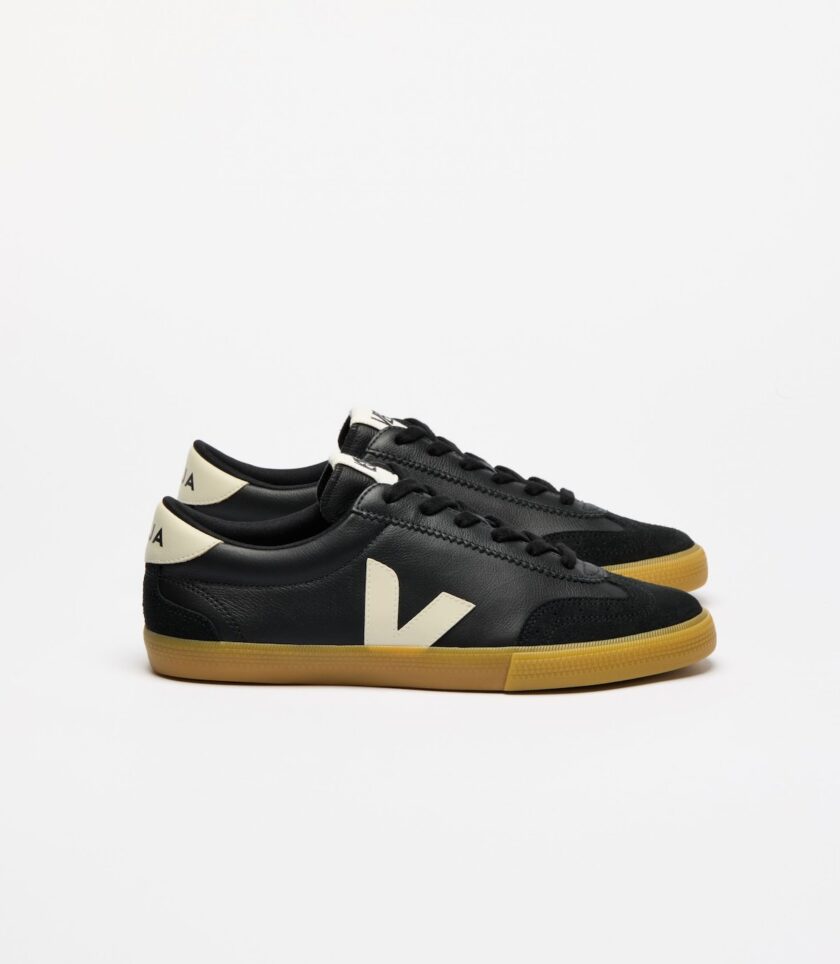 VOLLEY LEATHER BLACK PIERRE VEJA